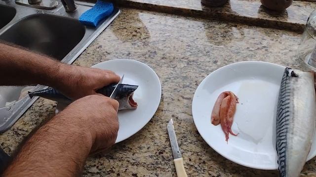 Скумбрия малосольная простой рецепт Как легко засолить скумбрию дома даче mackerel salted DIY @ hom смотреть онлайн
