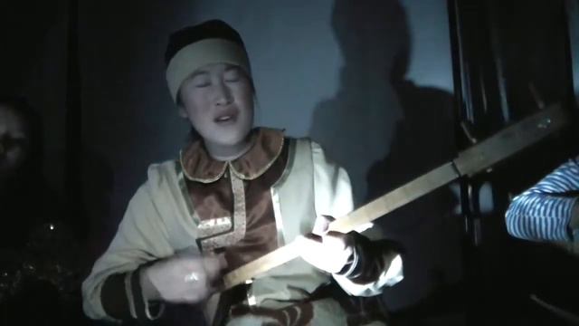 Алтайская песня на топшуре от Тадыровой Алины mp4 1280x720 смотреть онлайн