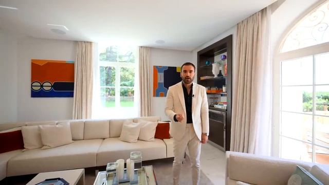 Staying at a $70,000,000 Private Island Estate Owned by French Royalty смотреть онлайн