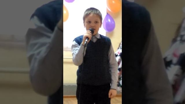 Песня для бабушки и мамы к 8 Марта смотреть онлайн