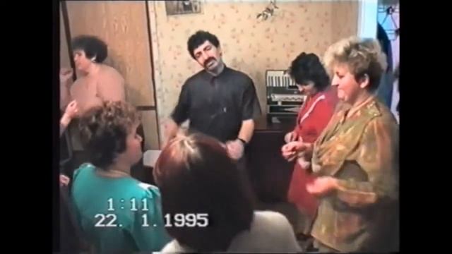 Ну разве он не крут! Танцы из 90-х смотреть онлайн