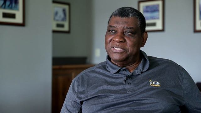 Dave Robinson: Black Packers players struggled to find housing in 1960s смотреть онлайн