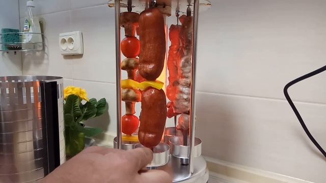 Шашлычница электрическая GRUNHELM 1000w. Готовим шашлык дома. смотреть онлайн