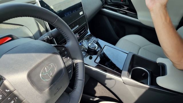 Электромобиль Toyota bZ4X (Тойота Bz4х) - за что так дорого? смотреть онлайн