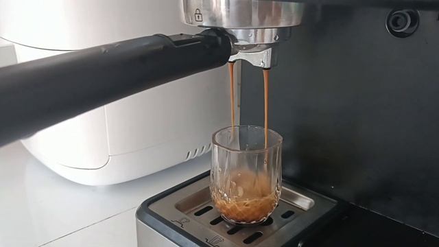 Fakir Babila espresso yapımı.. смотреть онлайн