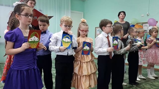Дорогие Мамы, Бабушки.Поздравляю вас с наступающим праздником с международным женским днем!!!??? смотреть онлайн