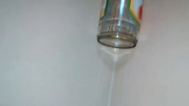 Трюк с бутылкой - бутылка в угол смотреть онлайн