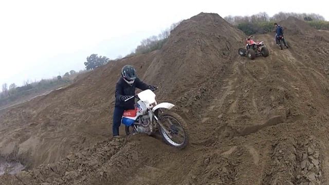 Yamaha Blaster, Honda Xr 100 y Honda Tornado en el Terraplen, Berisso. GoPro смотреть онлайн