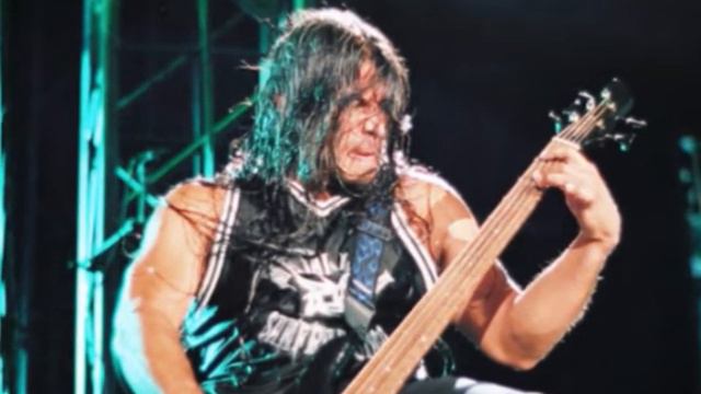 Metallica Robert Trujillo Solo смотреть онлайн