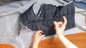 Увеличиваем куртку на три размера. И удлиняем...