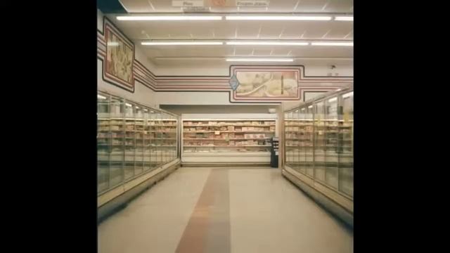Everybody Wants to Rule the World (played in a grocery store at 4pm) смотреть онлайн