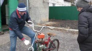 Бензопила «Дружба» легко разгоняет велосипед до 40 км в час! Тест-драйв деревенского кастома.