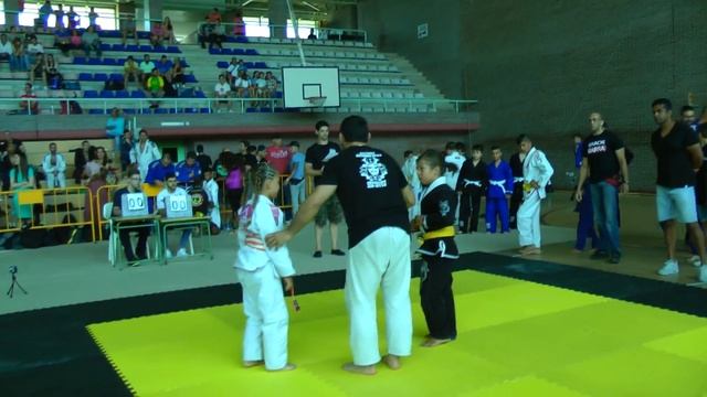 BRAZILIAN JIU JITSU. NIÑA CONTRA NIÑO / БРАЗИЛЬСКОЕ ДЖИУ ДЖИТСУ ДЕВОЧКА ПРОТИВ МАЛЬЧИКА смотреть онлайн