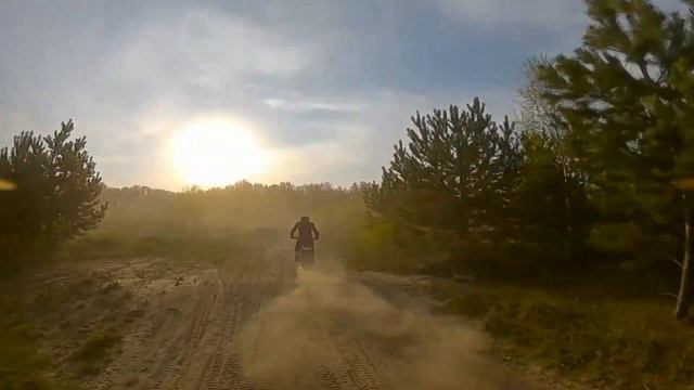 Pit bike motocross training day. Video made on a drone with a DJI FPV system / Питбайк мотокросс. смотреть онлайн