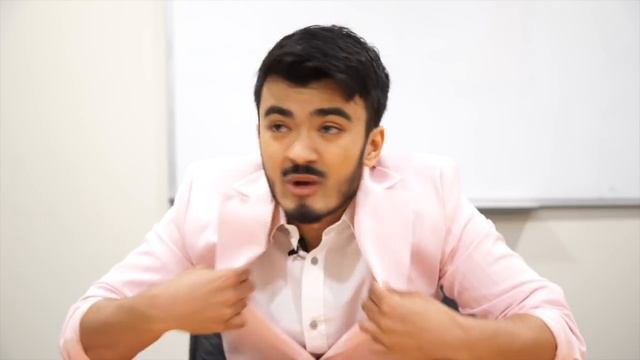 Asian v White Girls Graduate Jobs смотреть онлайн