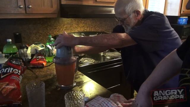 ANGRY GRANDPA MAKES DEWITOS! (Doritos Flavored Mt. Dew) смотреть онлайн