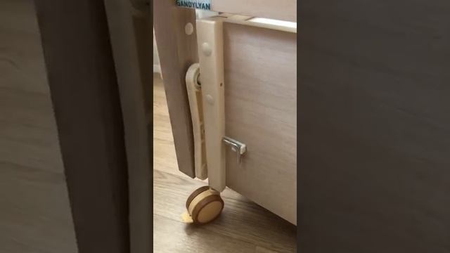 Видео для отзыва на Айрек. Кроватка Гандылян с продольным маятником Дени. смотреть онлайн