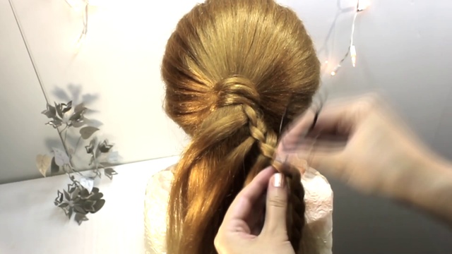 ПРИЧЕСКА КАК СДЕЛАТЬ ЛЕГКИЙ ХВОСТ ИЗ ВОЛОС В ШКОЛУ БЫСТРАЯ ПРИЧЁСКА НА 1 СЕНТЯБРЯ КОСИЧКА И ПЕТЛЯ смотреть онлайн