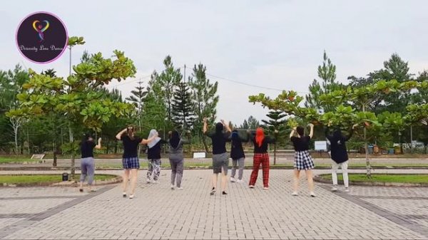 Undress Rehearsal Line Dance by HeeHyeon Seo | Beginner