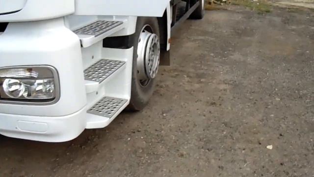 Диагностика Мерседес АКТРОС - 1 снаружи блестит внутри трещит