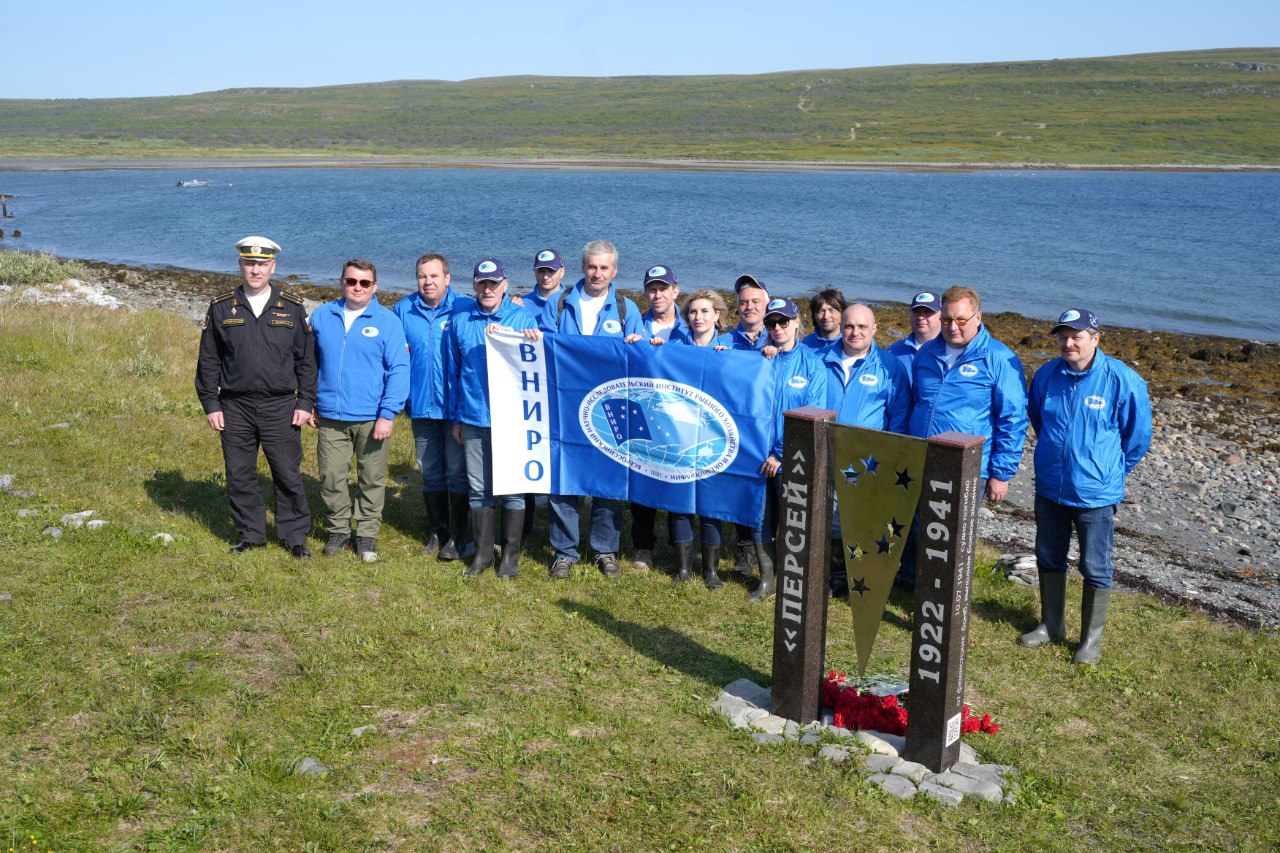 На месте гибели НИС "Персей" установлен памятный знак. смотреть онлайн