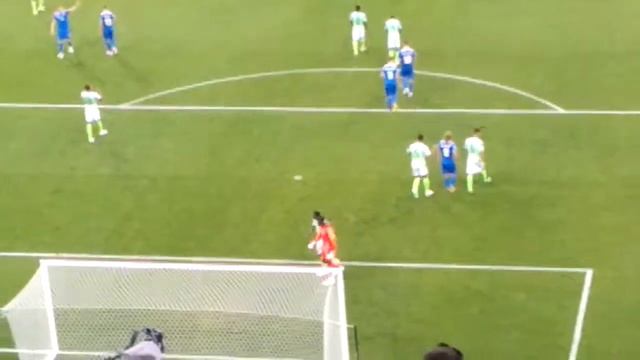 Пенальти Нигерия-Исландия. Вид с трибуны из-за ворот смотреть онлайн