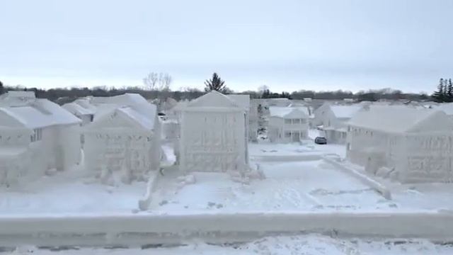 Вот так из-за сильнейшего снежного шторма сейчас выглядят жилые дома в восточной части Канады. смотреть онлайн