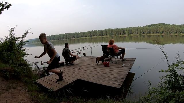 СЕМЕЙНЫЙ ОТДЫХ С ПАЛАТКАМИ, РЫБАЛКА,мясо на углях,КУПАЕМСЯ и Рыбачим,ДИКАРЯМИ в ПАЛАТКАХ Часть-1 смотреть онлайн