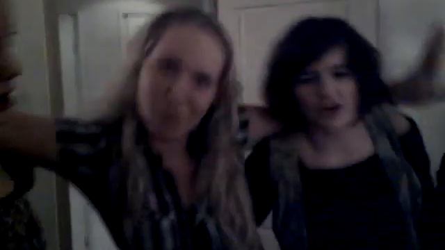 Lindsey en Robin op verjaardag van robin,, 18jaar смотреть онлайн