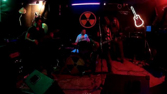 ППШ (ПОЛОВИНА ПЛАНЕТЫ ШЕВЕЛИТСЯ) | Вада (live at Uran, Арзамас, 07.05.16.) смотреть онлайн