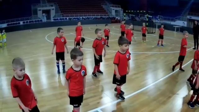 Футбольная академия Kozak приглашает детей в возрасте от 4-11 лет на занятия футболом смотреть онлайн
