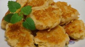 Яблочные оладушки в мультиварке