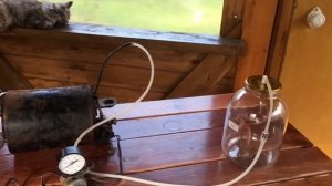 Выдержит ли банка вакуум?/Простые эксперименты