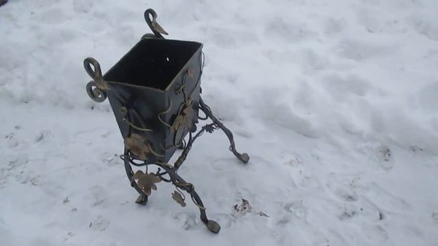 Сміттєва урна кована смотреть онлайн