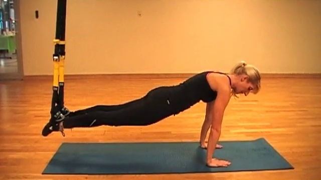 How To Do A TRX Crunch (VYGOR Fitness) смотреть онлайн