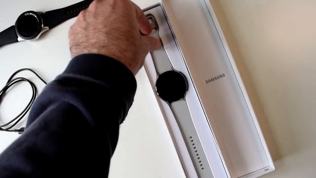 Samsung Galaxy Watch 4 LTE Unboxing & Comparison vs SM-R800 46mm! смотреть онлайн