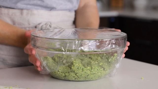 THE BEST FALAFEL RECIPE | Crispy Fried And Baked Falafel (vegan)