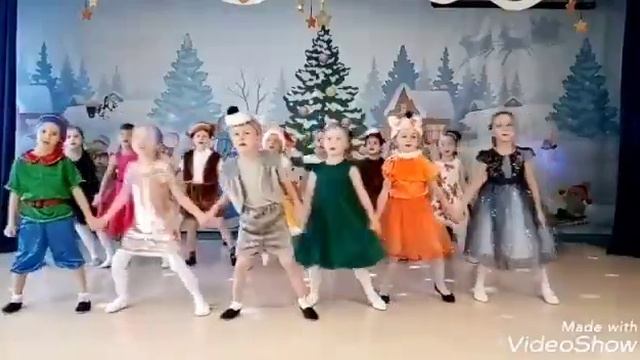 "Новогодняя звезда". Ансамбль «Садко» (6 лет), г. Елабуга смотреть онлайн