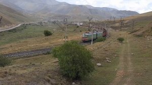 Состав с рудой отходит со станции Зод-The train with ore departs from the Zod station