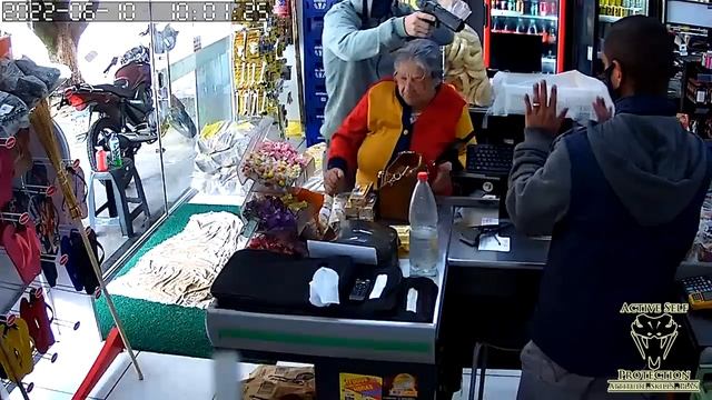 Local Shop Owner Comes To The Fight Prepared смотреть онлайн