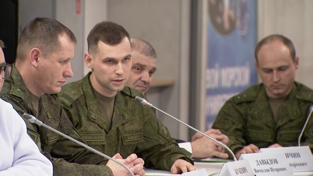 Владимир Путин встретился со студентами – участниками специальной военной операции смотреть онлайн