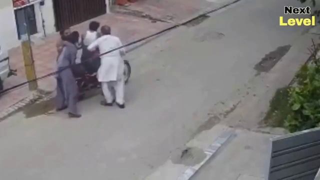 Pehli Dafa choron k sath aesa hua ? смотреть онлайн