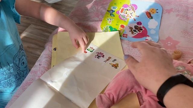 Чем занять детей дома? ?Уборка обуви и рабочего стола #развивающиезанятия #творчествосдетьми смотреть онлайн