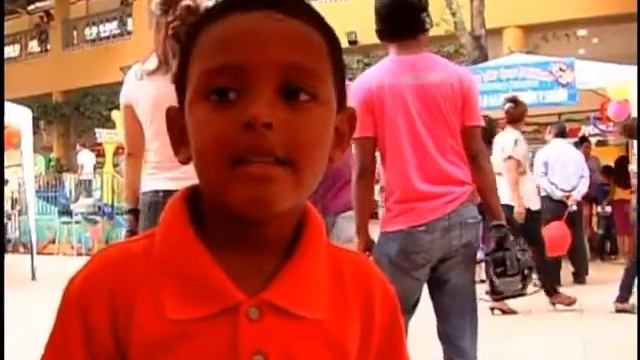 Día del Niño Paseo de la Castellana.wmv смотреть онлайн