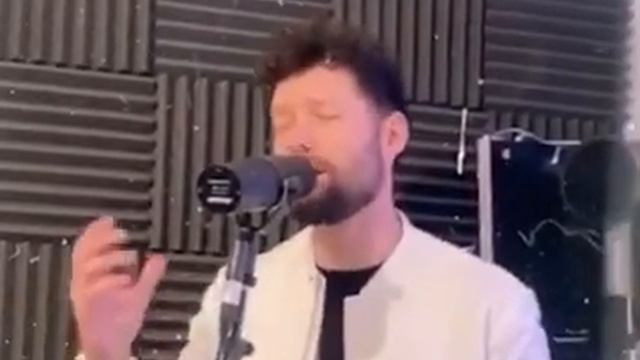 International Recording artist Calum Scott sings hot song “You are the Reason”.Quarantine concert. смотреть онлайн