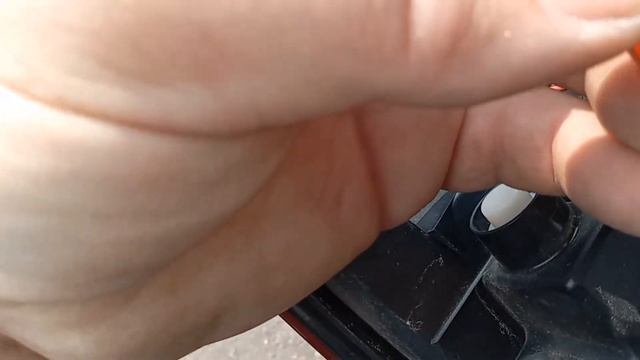 How to Remove a Mazda CX9 Tail Light Assembly to Change a Bulb смотреть онлайн