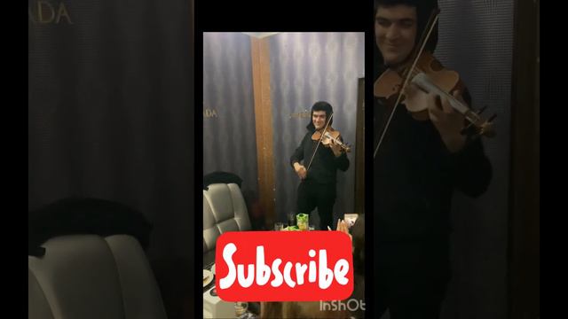 Скрипач- игра на скрипке