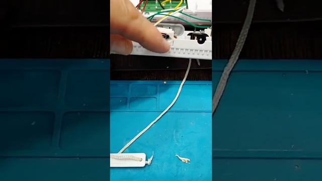Сюрприз. Получился обычный аккумуляторный фонарь, но очень яркий , экономичный и долгоиграющий. смотреть онлайн