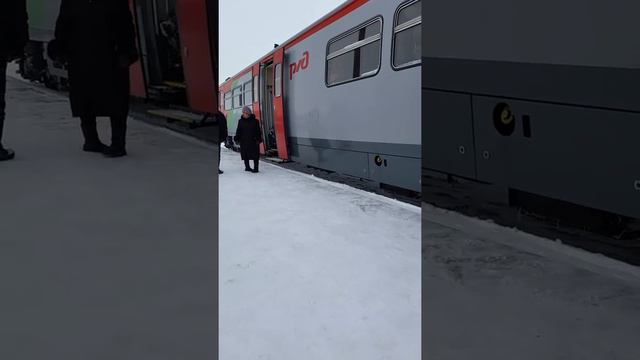 Дизель поезд РА2 079 СТ. ТЕРСИ С ПРИГОРОДНЫМ ПОЕЗДОМ ИЖЕВСК НИЖНЕКАМСК смотреть онлайн