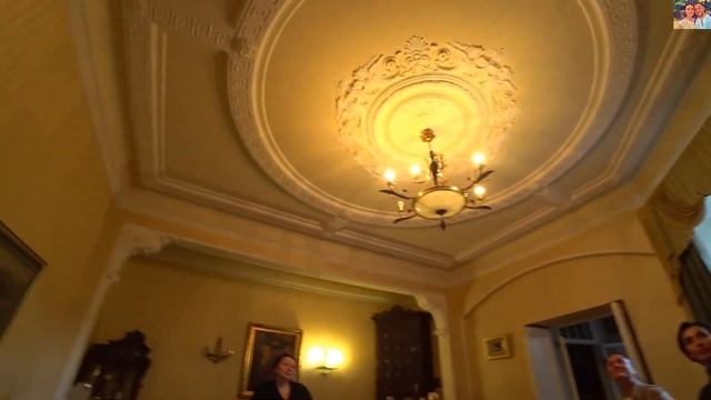 ЧТО не ВИДИТ ПРОСТОЙ ПРОХОЖИЙ В ПИТЕРЕ? ТАЙНЫЙ САНКТ - ПЕТЕРБУРГ-РЕДКИЕ ПАРАДНЫЕ, ДВОРЫ и КВАРТИРЫ смотреть онлайн